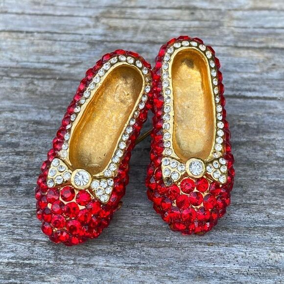 Dorothy Wizard of Oz Red Ruby Slippers "There is No Place Like Home" Brooch EUC - Picture 2 of 3
